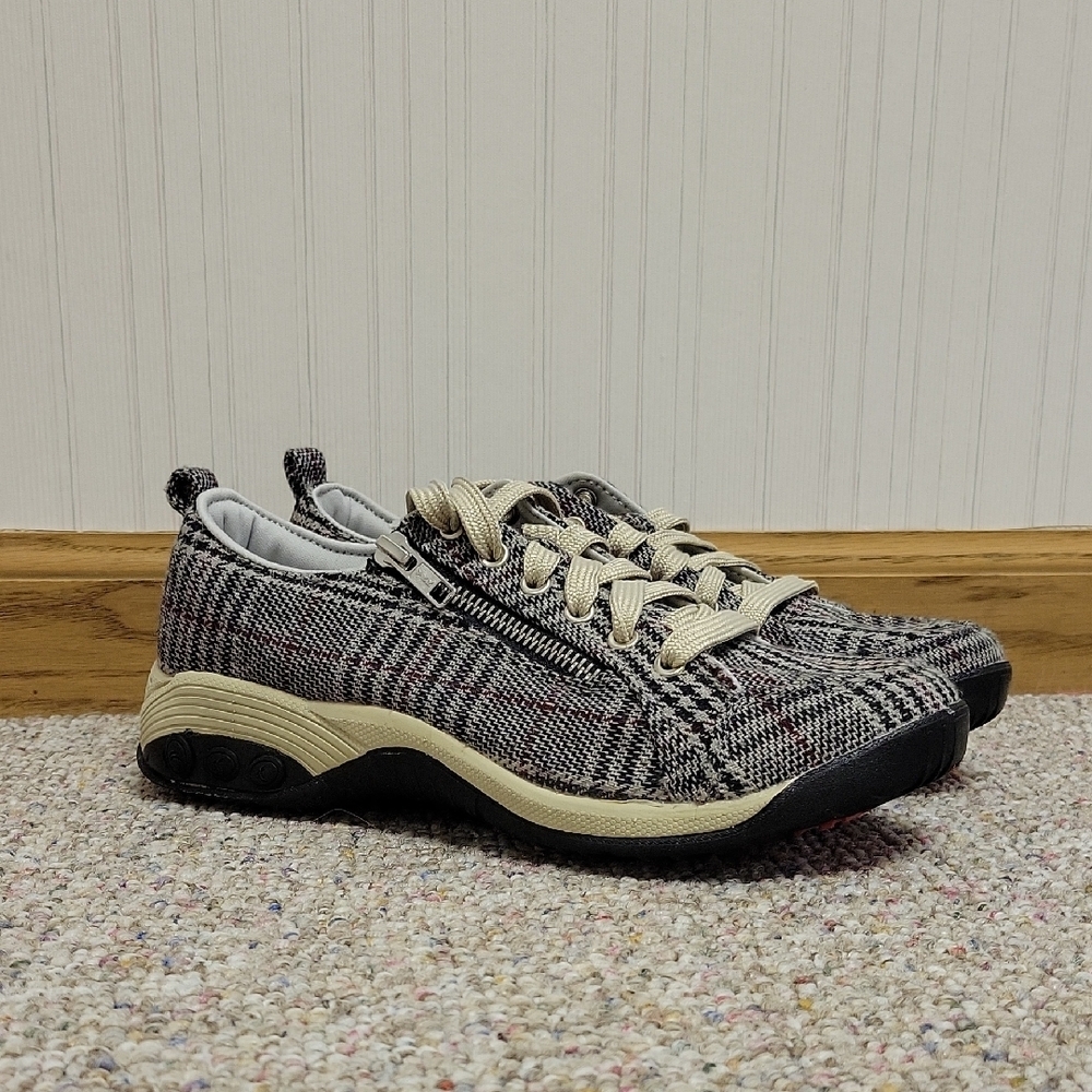 Therafit Plaid Sienna Lace-Up Sneakers W/Beige Soles. Side Zip. Women's 7. NWOT